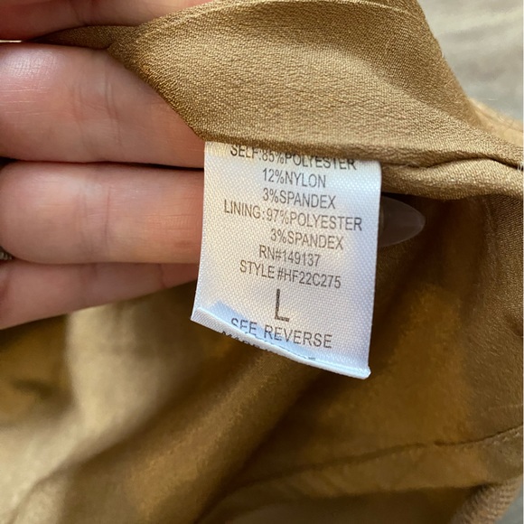 HYFVE brown mini skirt with front split corduroy like texture - Picture 7 of 9